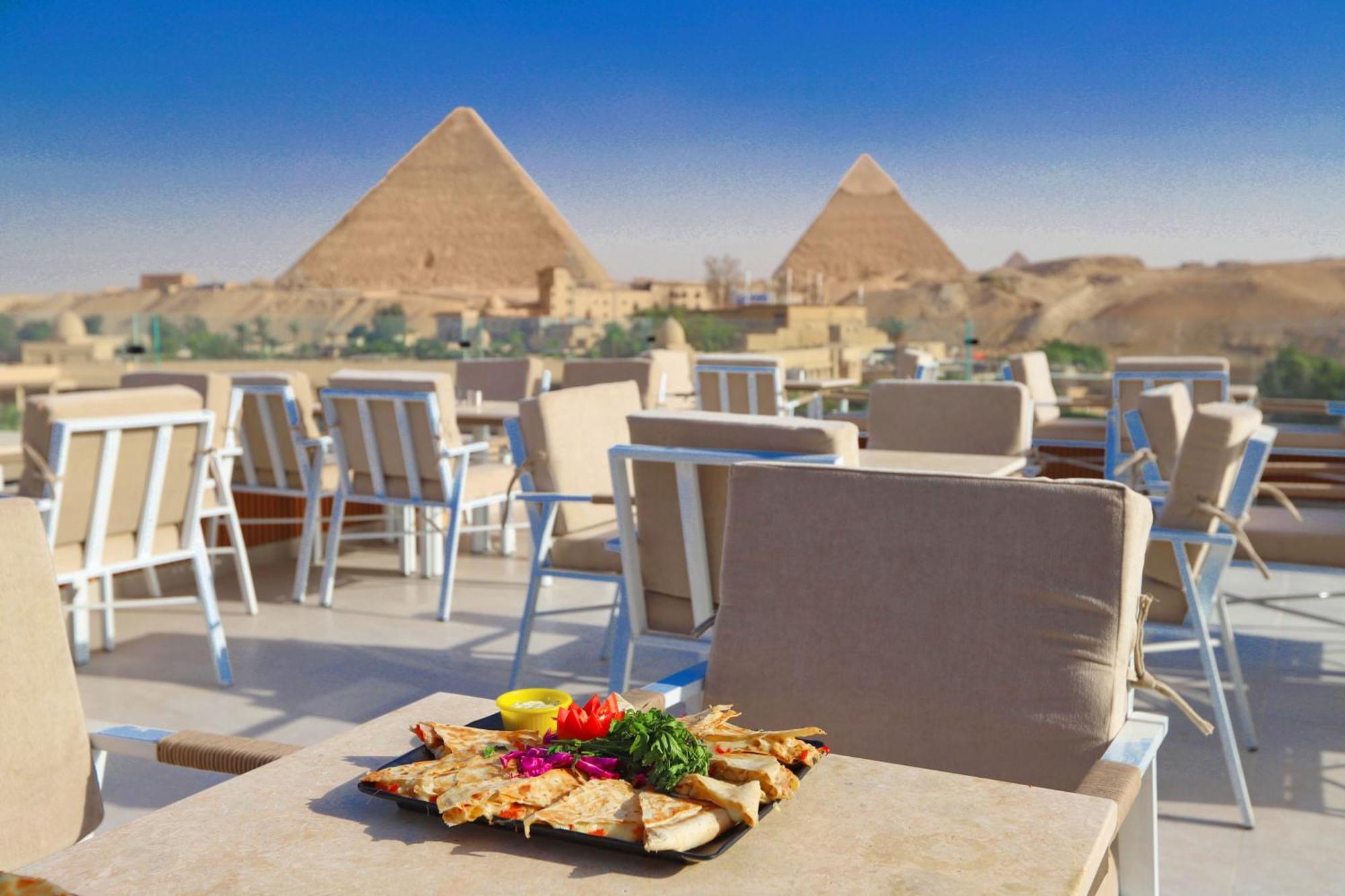 Gaia Pyramids Hotel Kafret el-Gabal Exteriér fotografie
